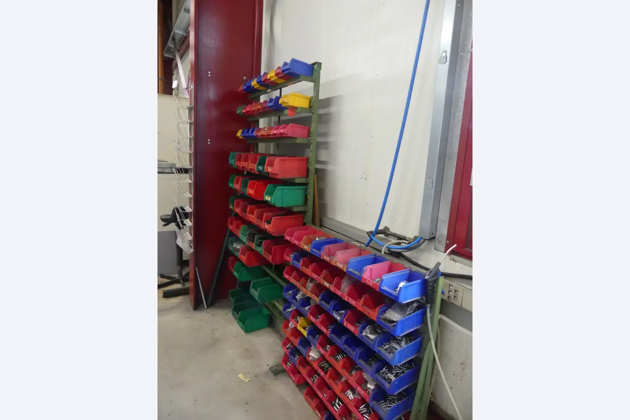 Maschinen und Betriebsausstattung eines Maschinenbauunternehmens-1