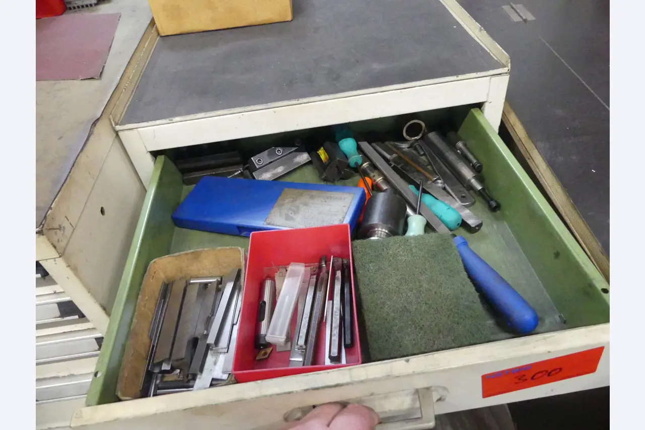 Maschinen und Betriebsausstattung eines Maschinenbauunternehmens-2