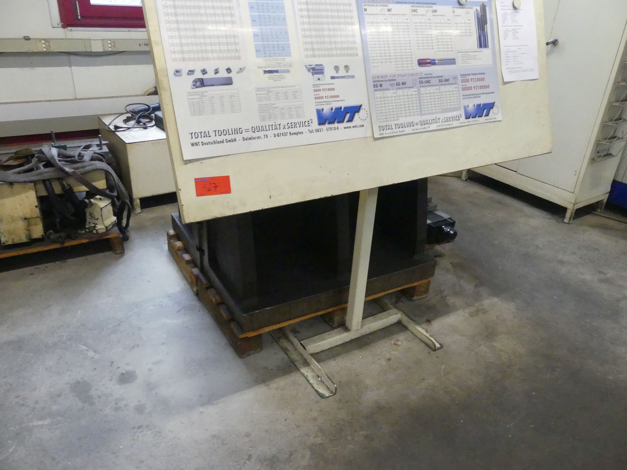 Maschinen und Betriebsausstattung eines Maschinenbauunternehmens-3