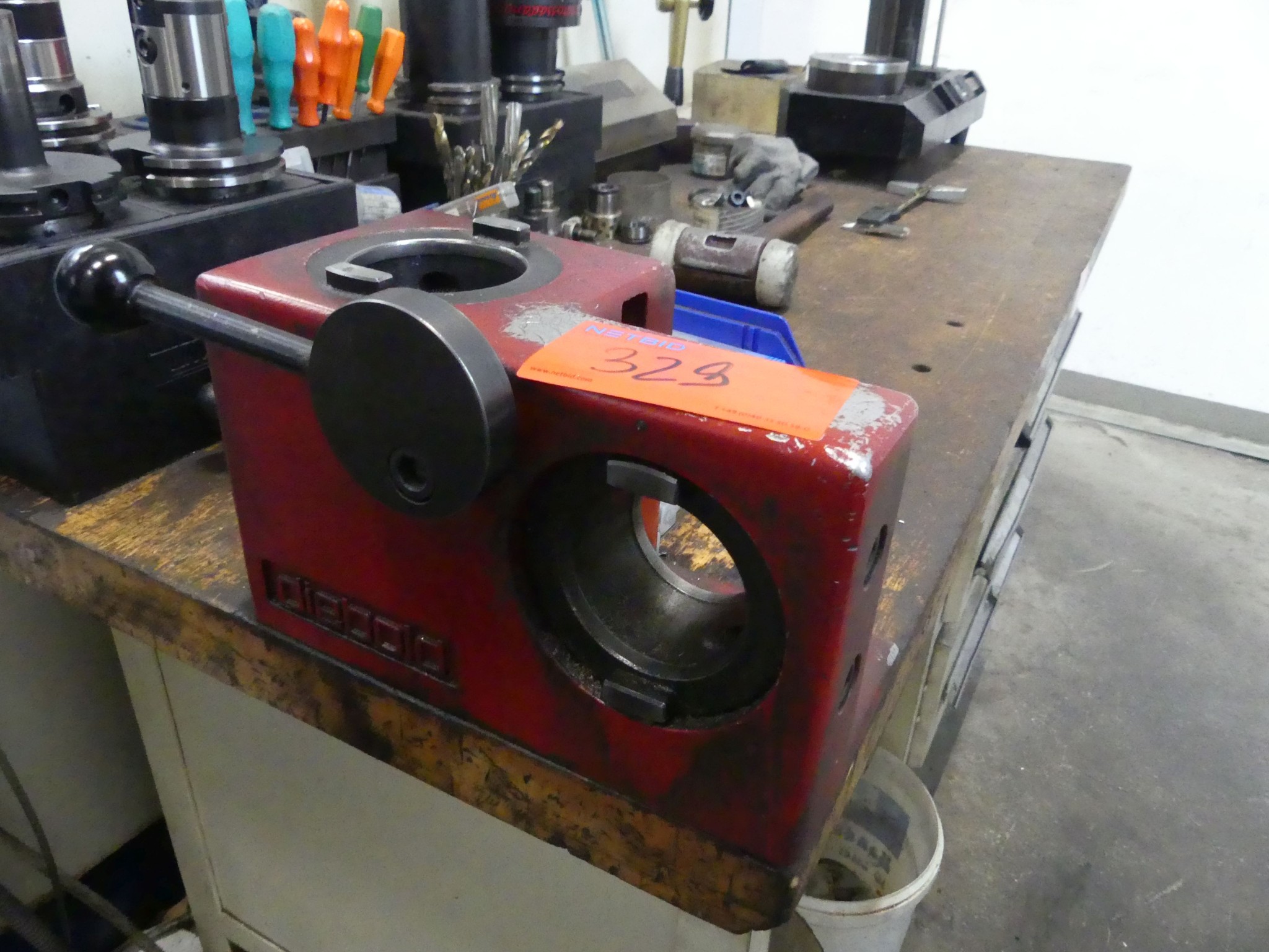 Maschinen und Betriebsausstattung eines Maschinenbauunternehmens-1