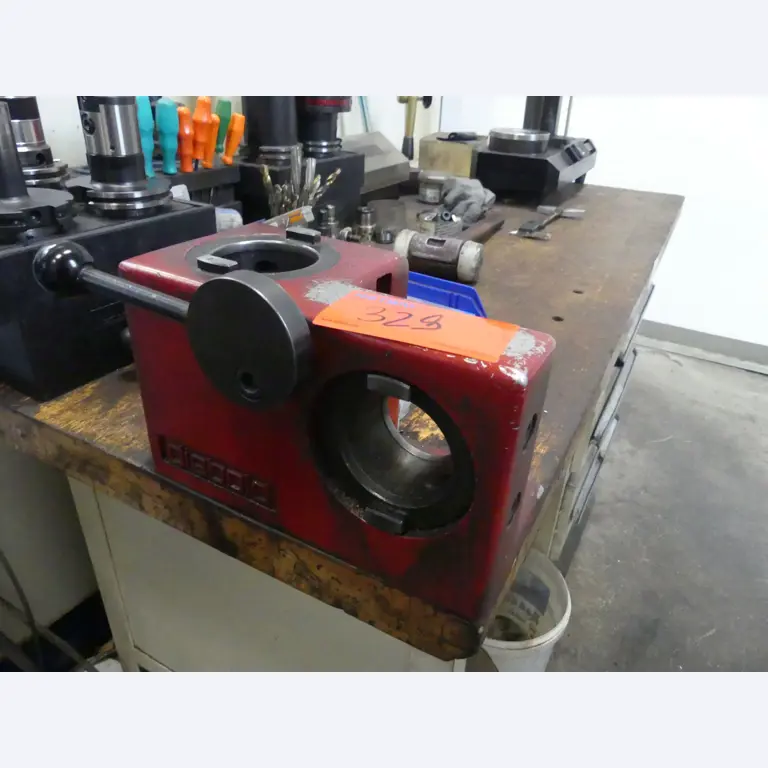 Maschinen und Betriebsausstattung eines Maschinenbauunternehmens-1