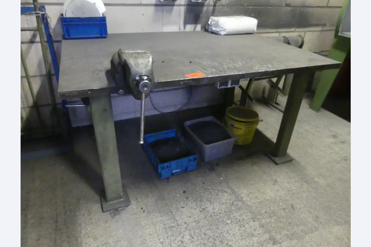 Maschinen und Betriebsausstattung eines Maschinenbauunternehmens-1