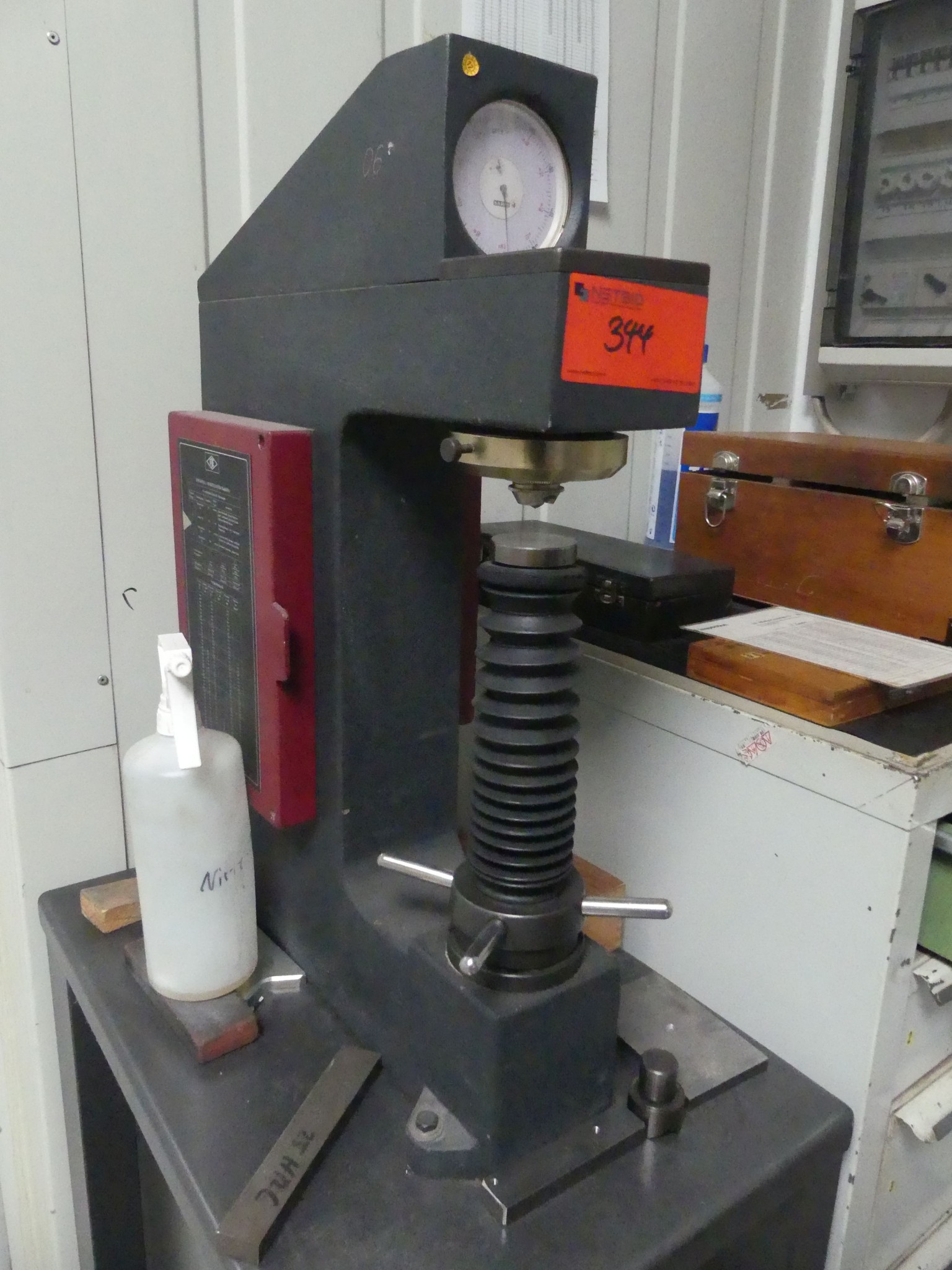 Maschinen und Betriebsausstattung eines Maschinenbauunternehmens-1