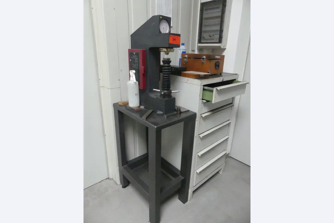 Maschinen und Betriebsausstattung eines Maschinenbauunternehmens-2