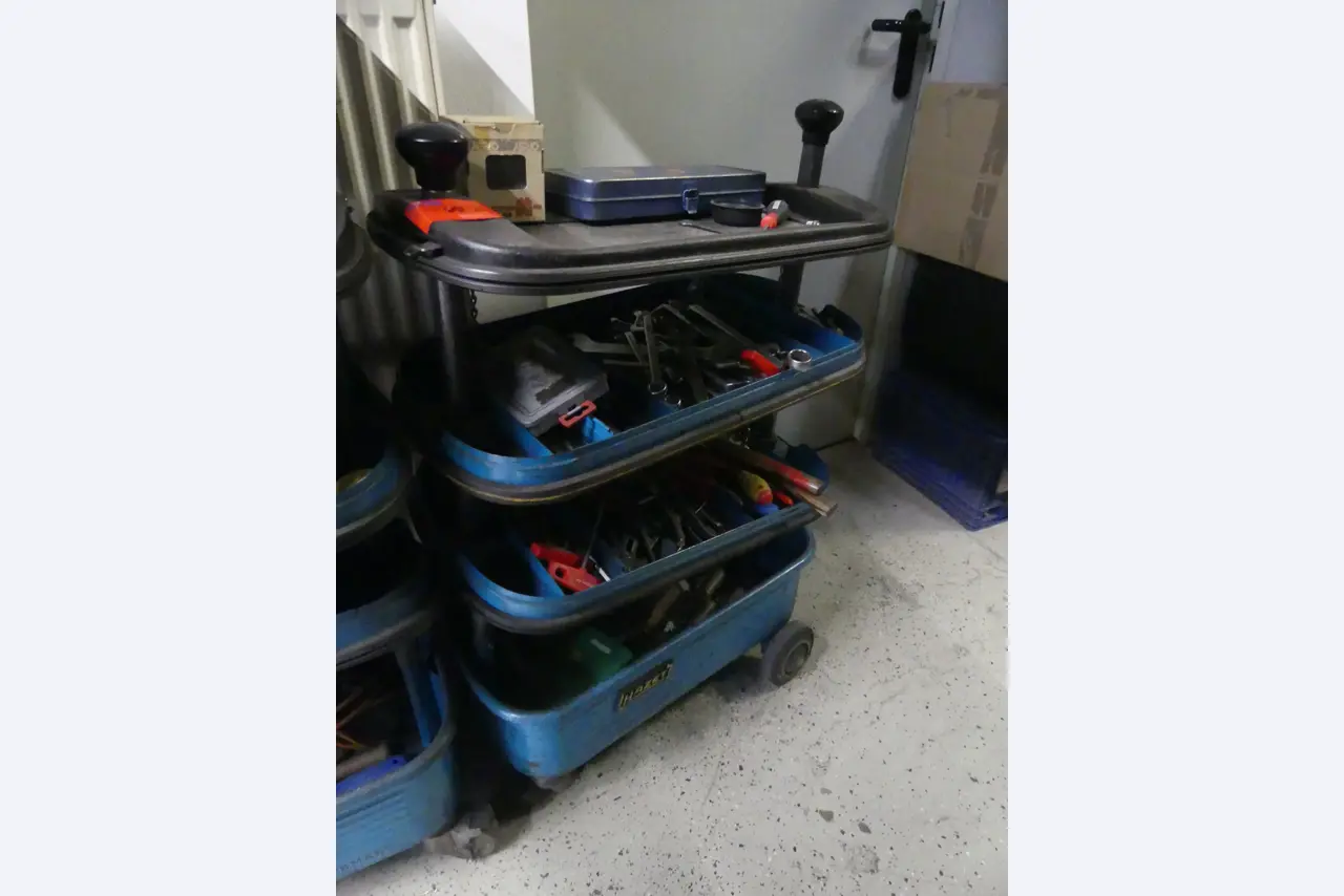 Maschinen und Betriebsausstattung eines Maschinenbauunternehmens-1