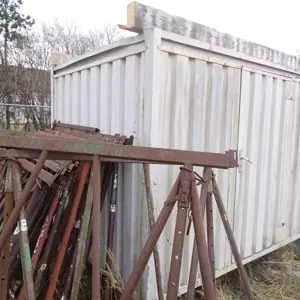 Item Masonry scaffolding trestles