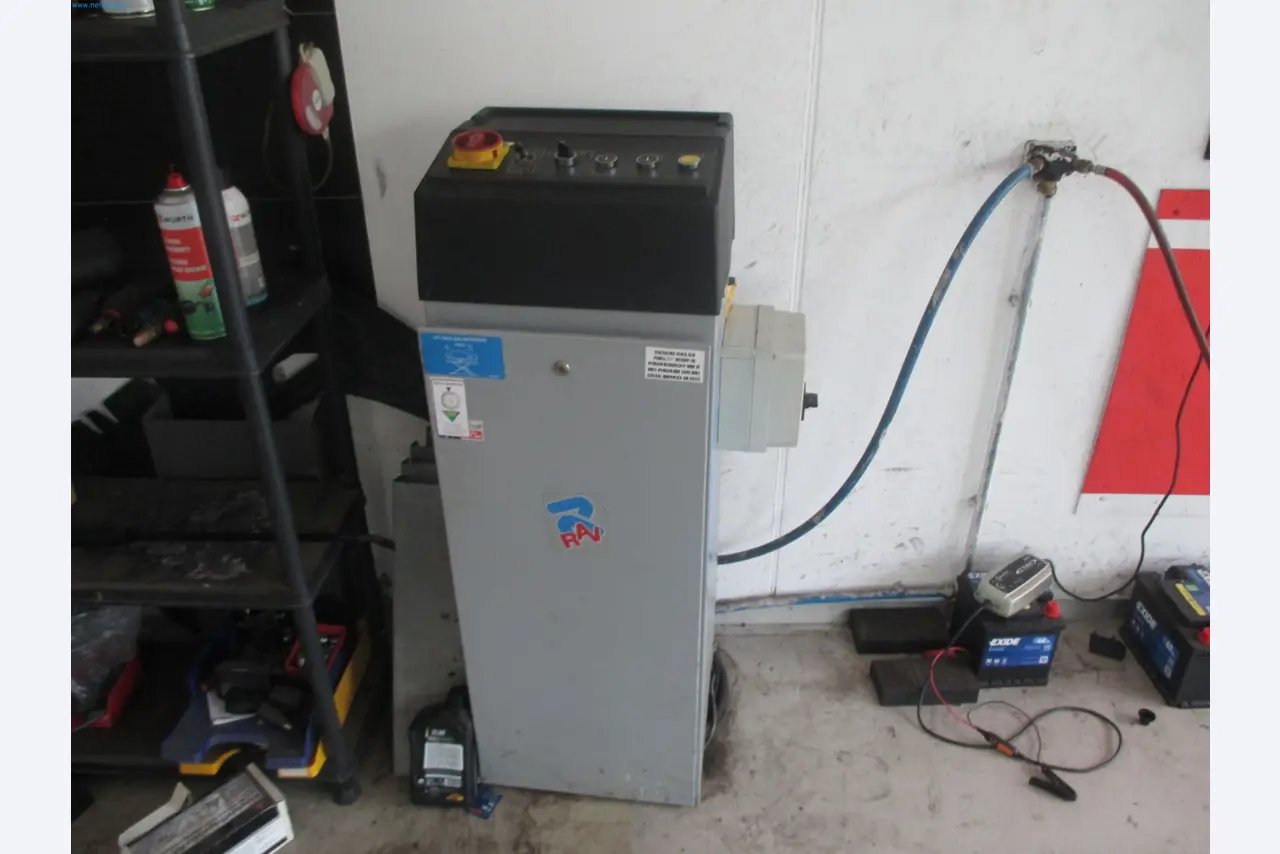 Passenger cars, electric cars, and automotive repair shop equipment at a Fiat dealership-2