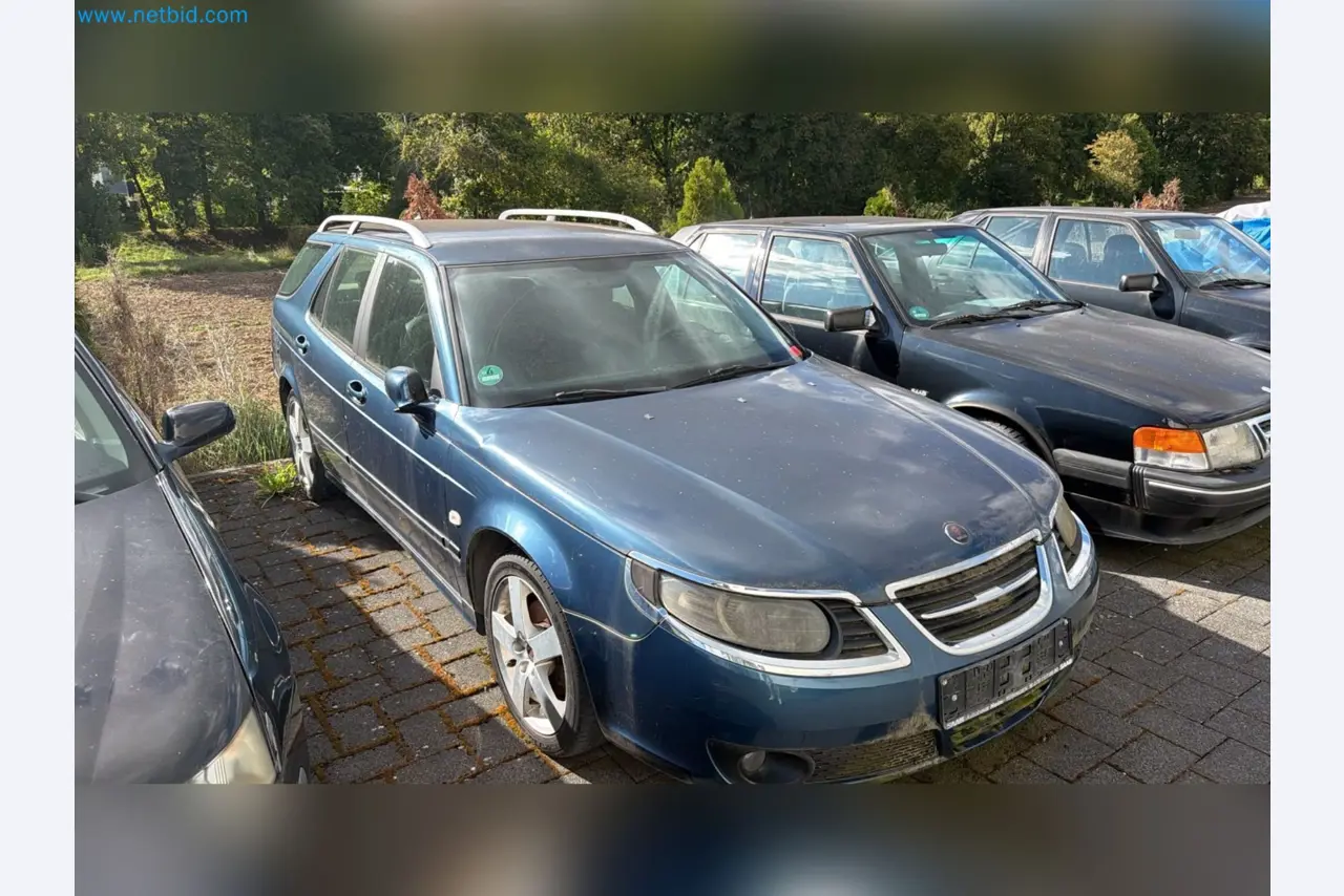 Passenger cars, electric cars, and automotive repair shop equipment at a Fiat dealership-2