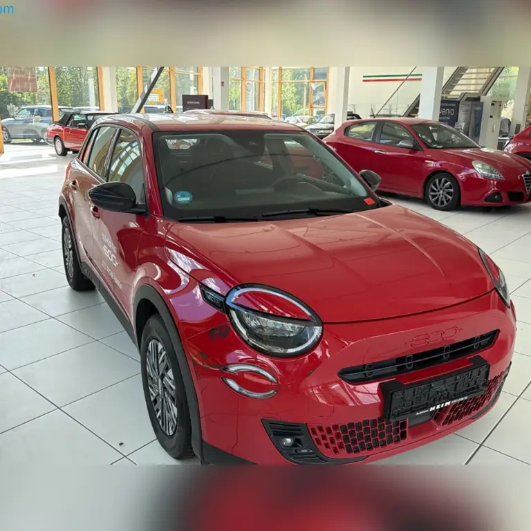 Passenger car Fiat 600e RED