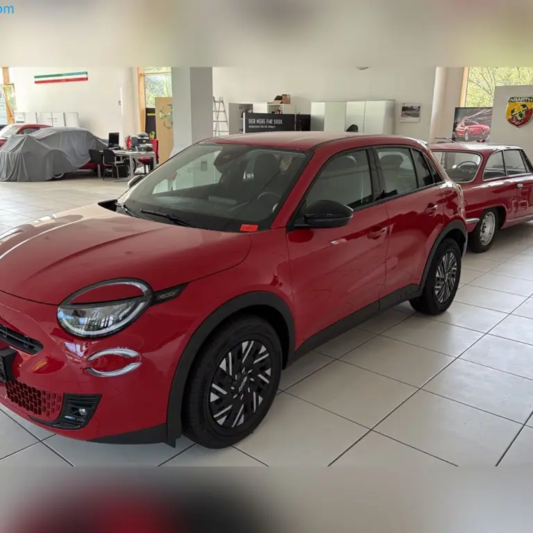 Passenger car Fiat 600E RED