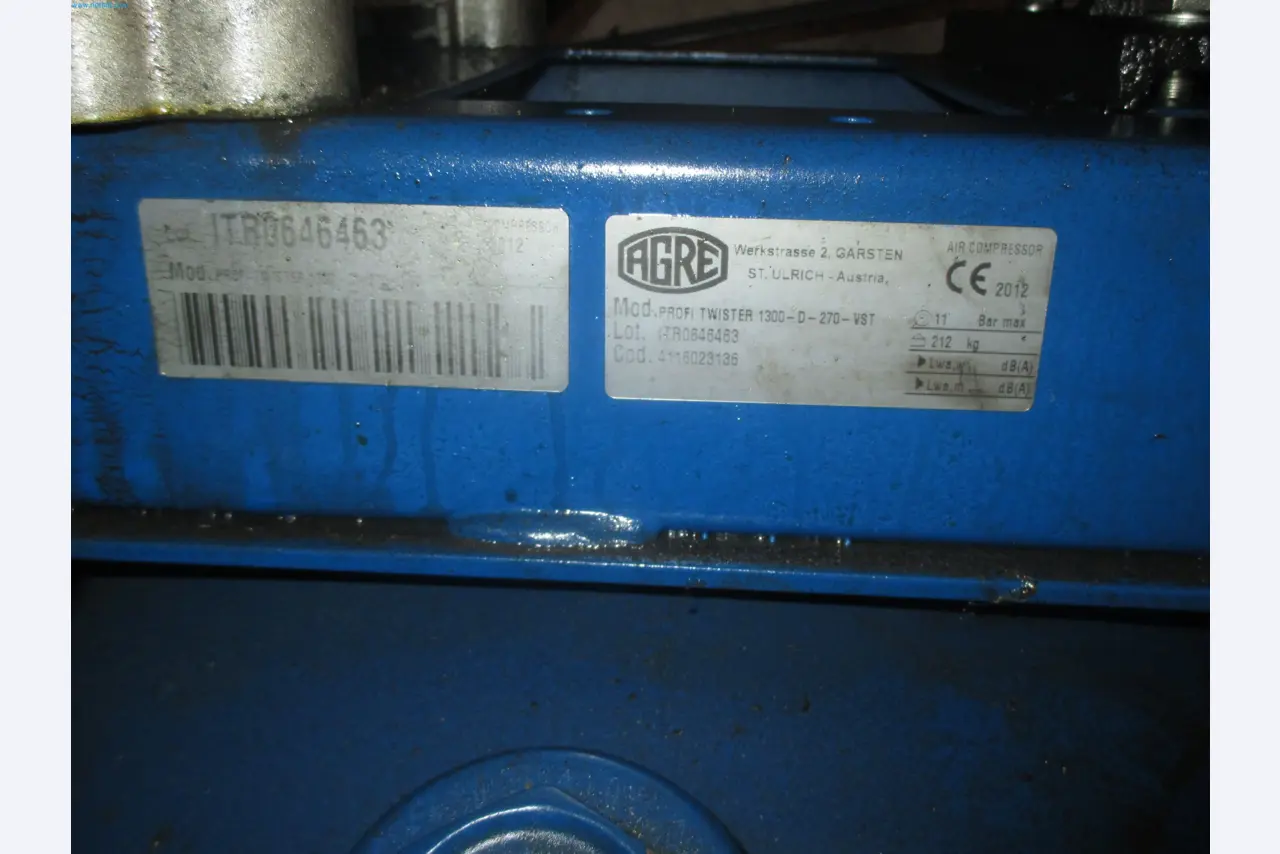 Passenger cars, electric cars, and automotive repair shop equipment at a Fiat dealership-3