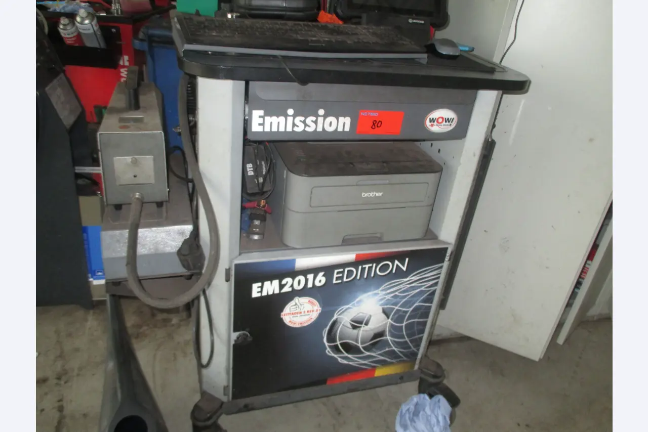 Passenger cars, electric cars, and automotive repair shop equipment at a Fiat dealership-1