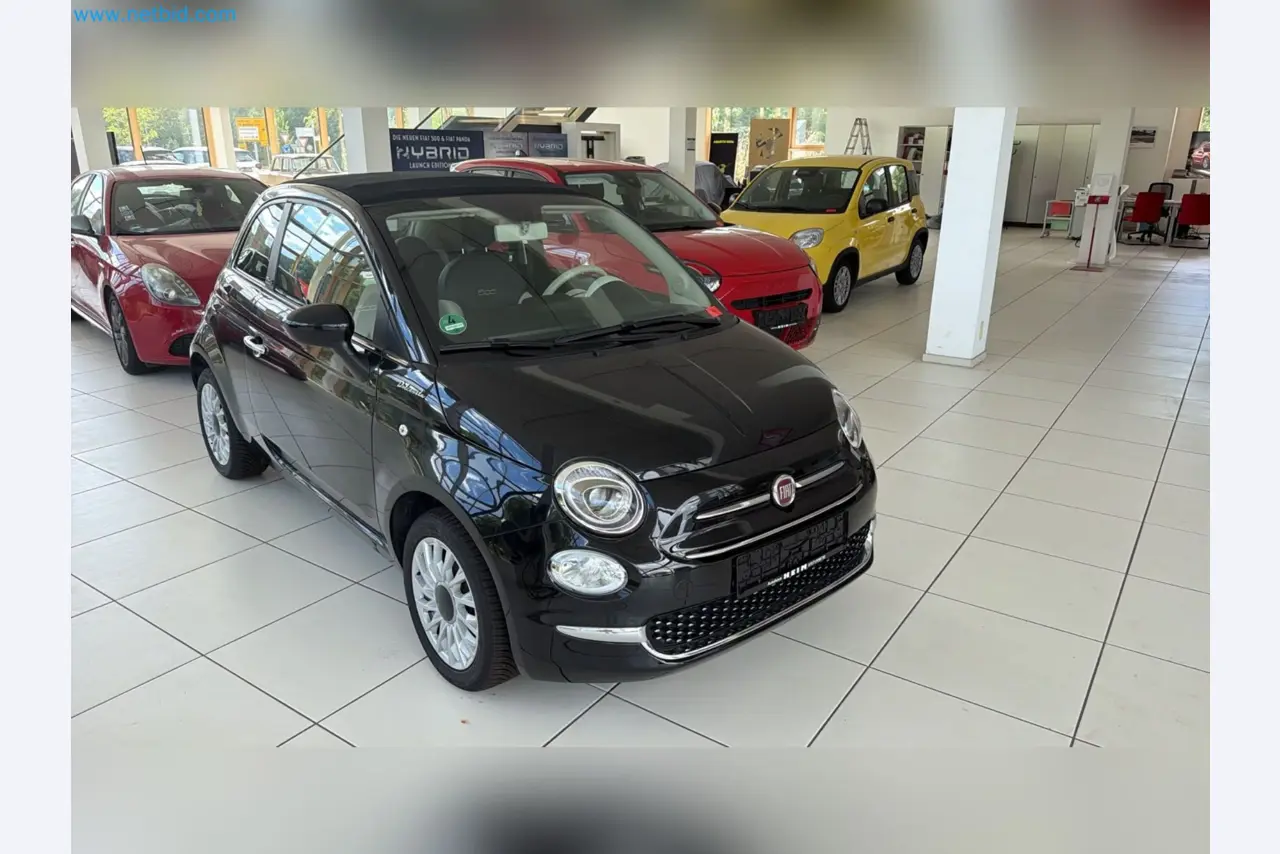 Pkws, E-Autos und Kfz-Werkstattausstattung eines Fiat-Autohauses-2