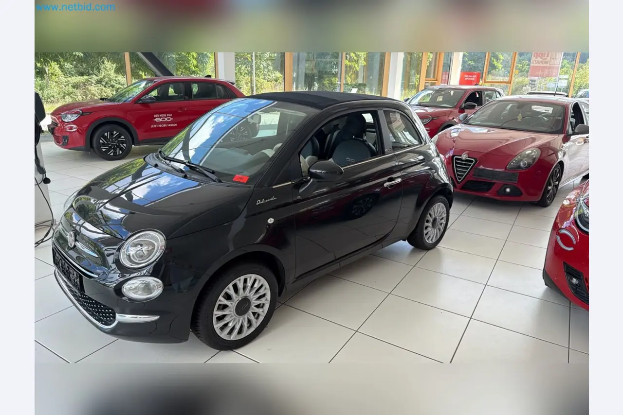 Pkws, E-Autos und Kfz-Werkstattausstattung eines Fiat-Autohauses-4