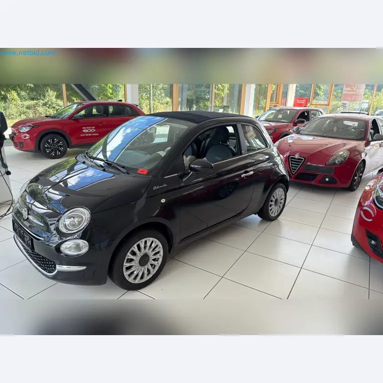 Pkws, E-Autos und Kfz-Werkstattausstattung eines Fiat-Autohauses-4