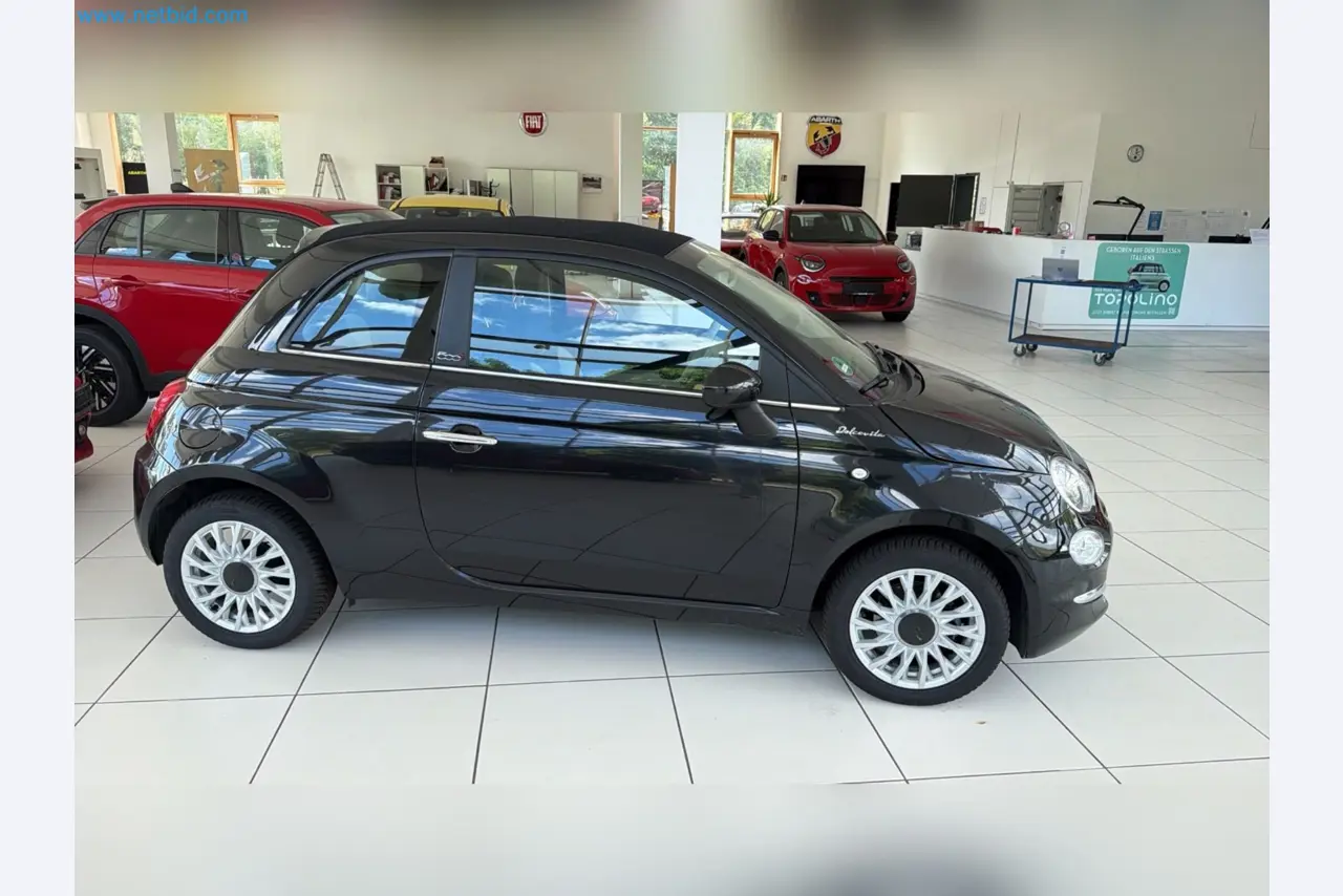 Pkws, E-Autos und Kfz-Werkstattausstattung eines Fiat-Autohauses-5