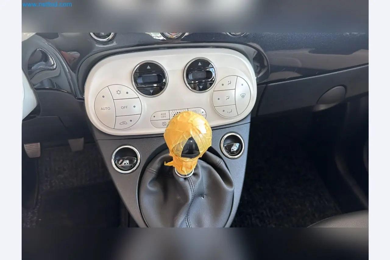 Pkws, E-Autos und Kfz-Werkstattausstattung eines Fiat-Autohauses-7