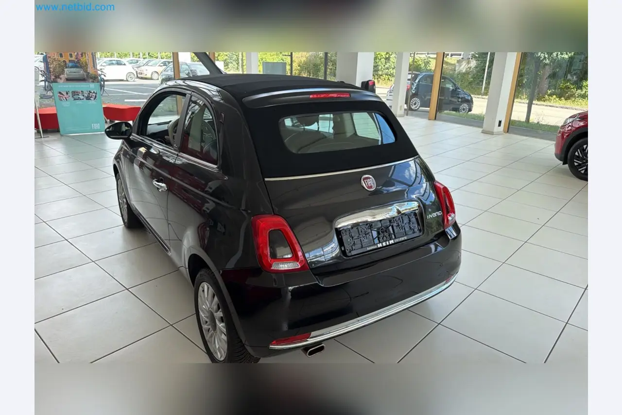 Pkws, E-Autos und Kfz-Werkstattausstattung eines Fiat-Autohauses-8