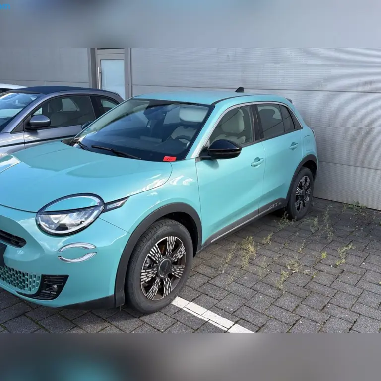 Passenger car Fiat 600 HYBRID