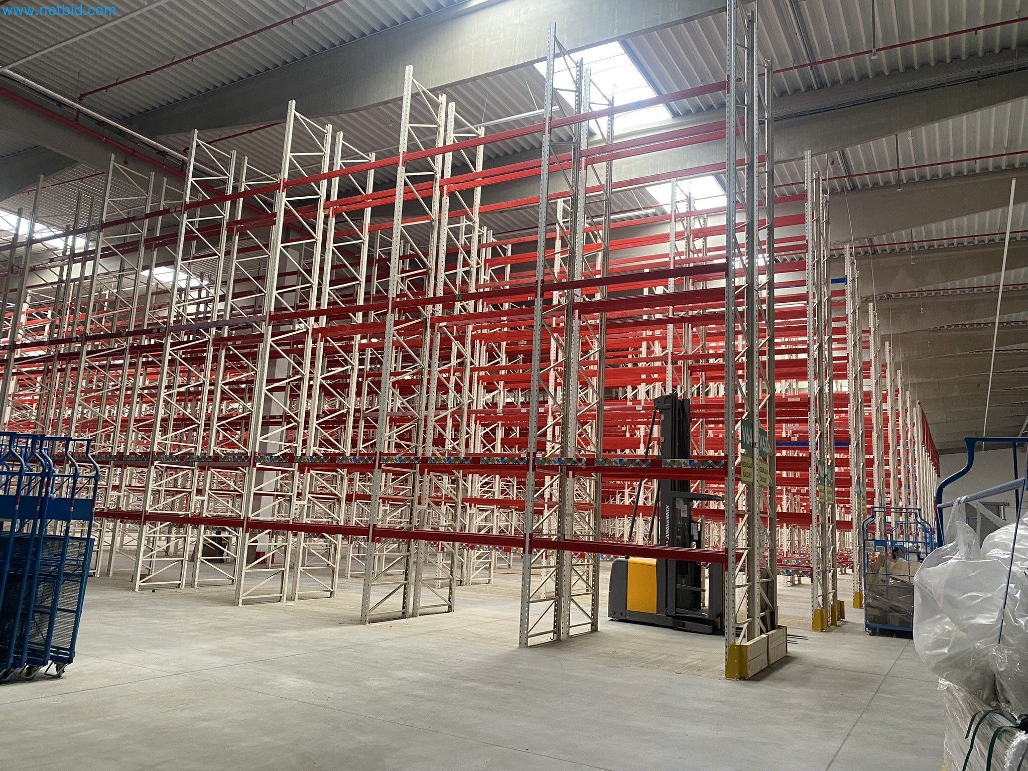 The racking system and forklift trucks-1