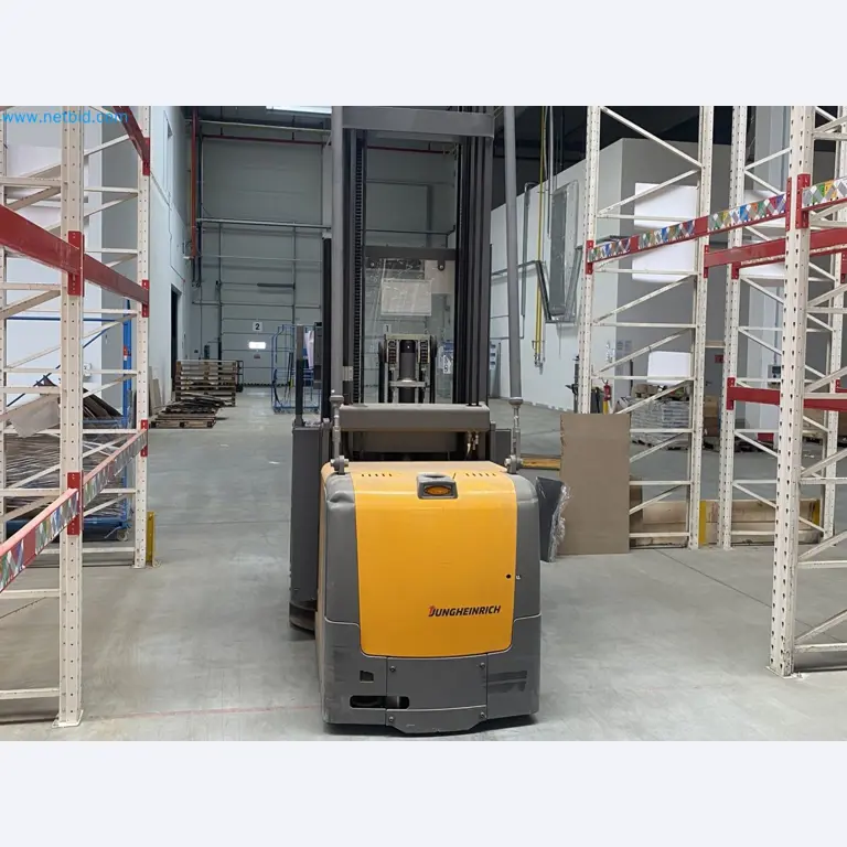 The racking system and forklift trucks-1