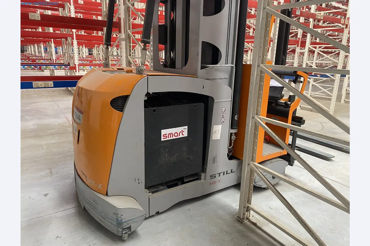 The racking system and forklift trucks-2