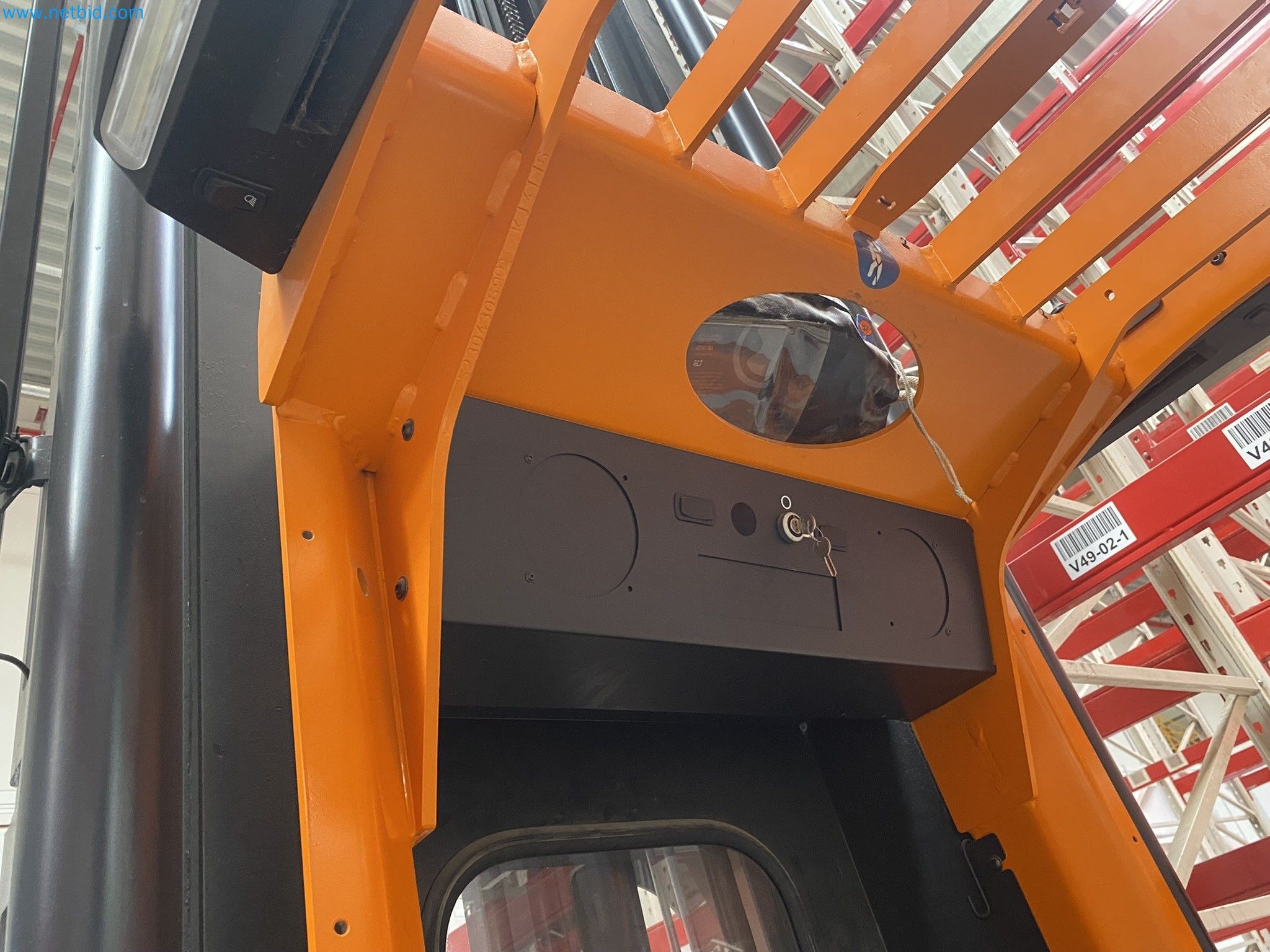 The racking system and forklift trucks-8