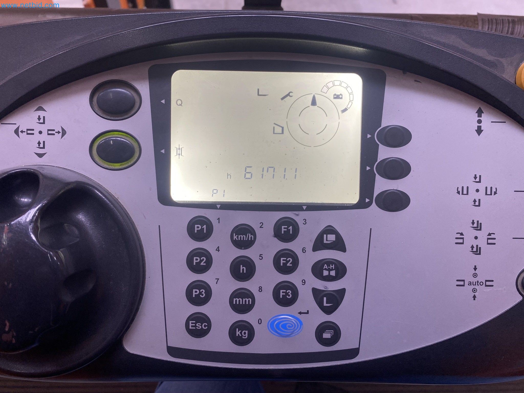 The racking system and forklift trucks-4