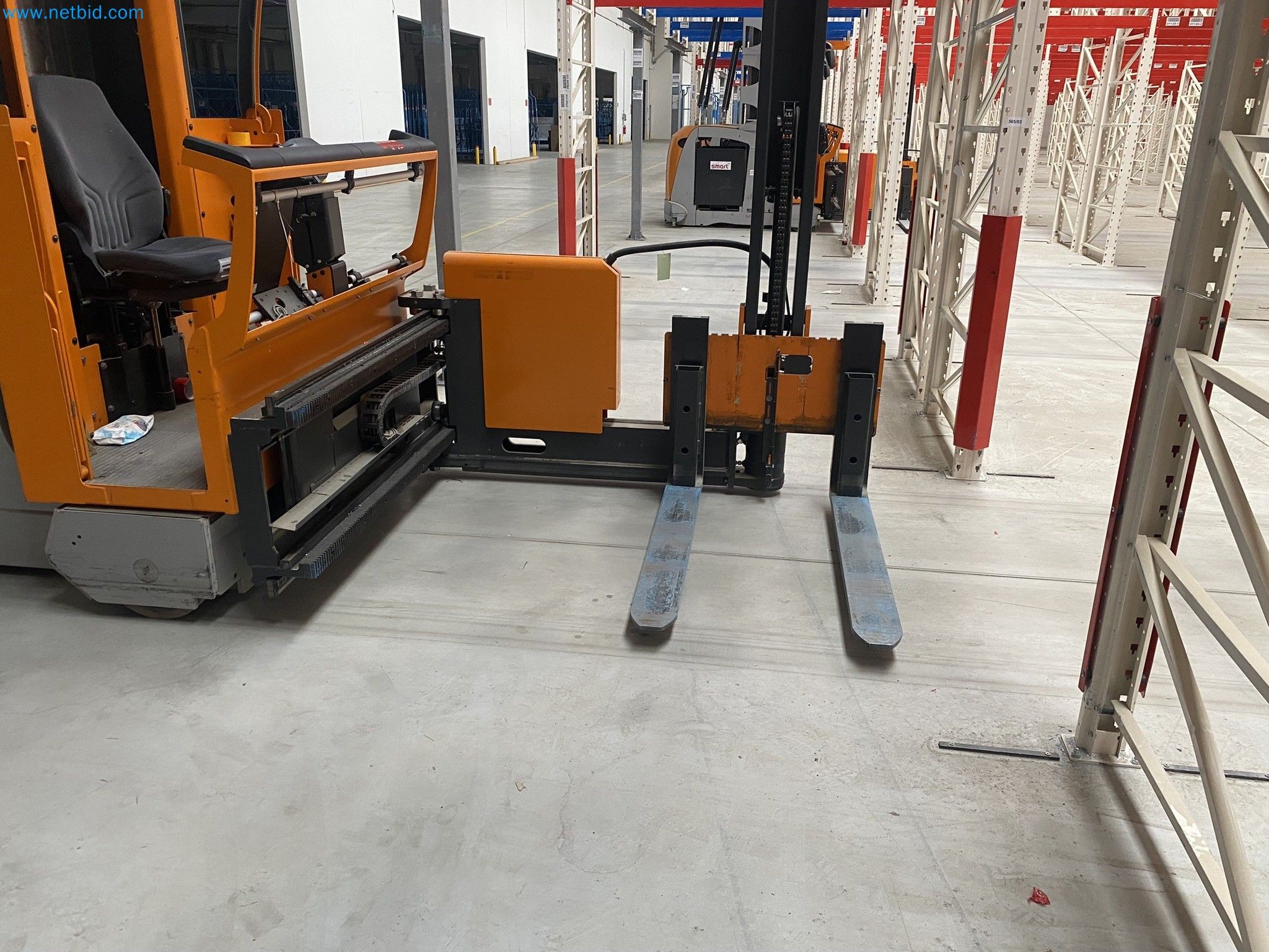 The racking system and forklift trucks-4