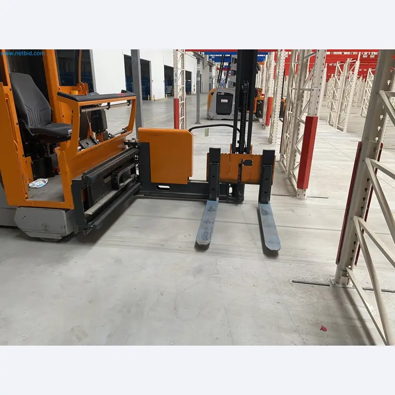 The racking system and forklift trucks-4