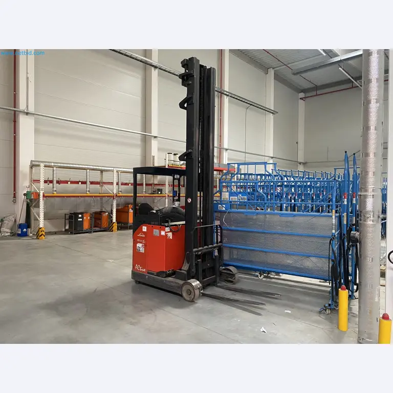 The racking system and forklift trucks-1