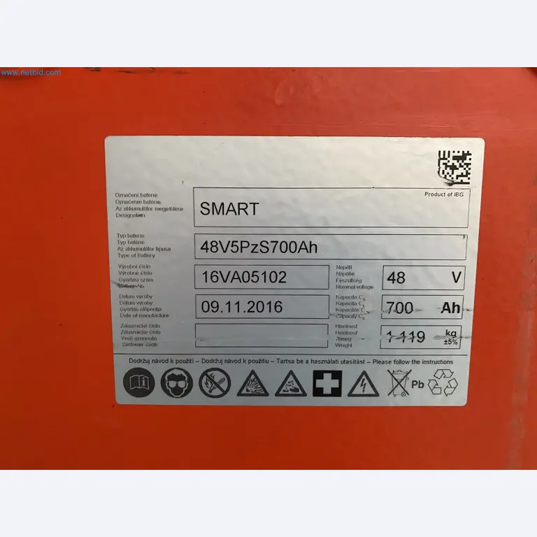 The racking system and forklift trucks-4