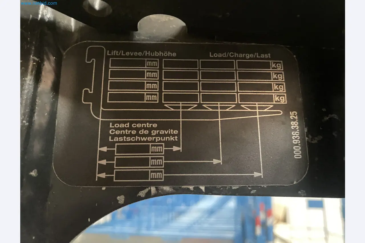 The racking system and forklift trucks-5