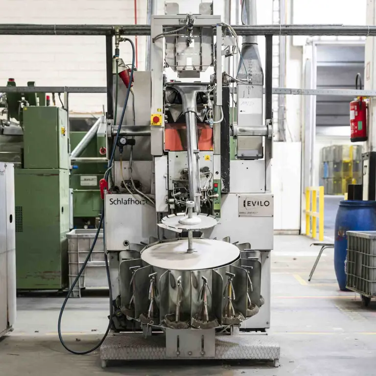 Single-Head Industrial Yarn Winding / Spooling Machine SCHLAFHORST RC10–R1–U/EW