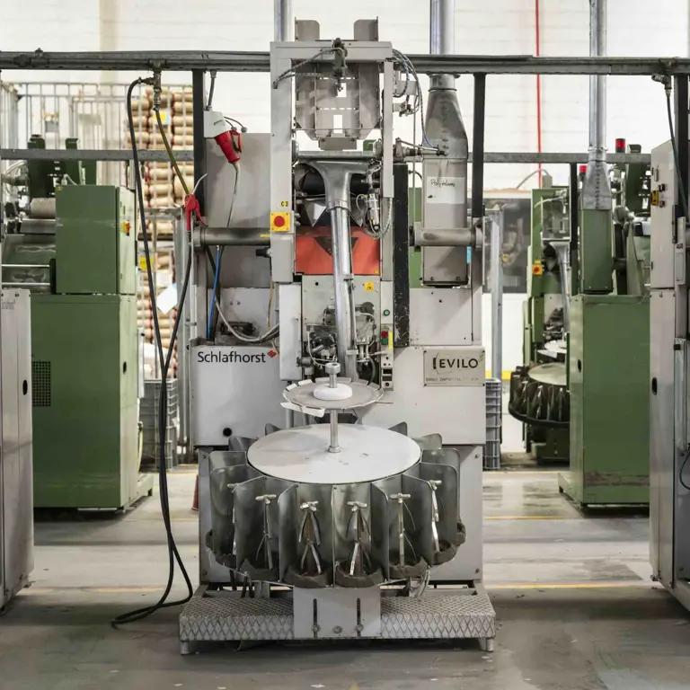 Single-Head Industrial Yarn Winding / Spooling Machine SCHLAFHORST RC10–R1–U/EW