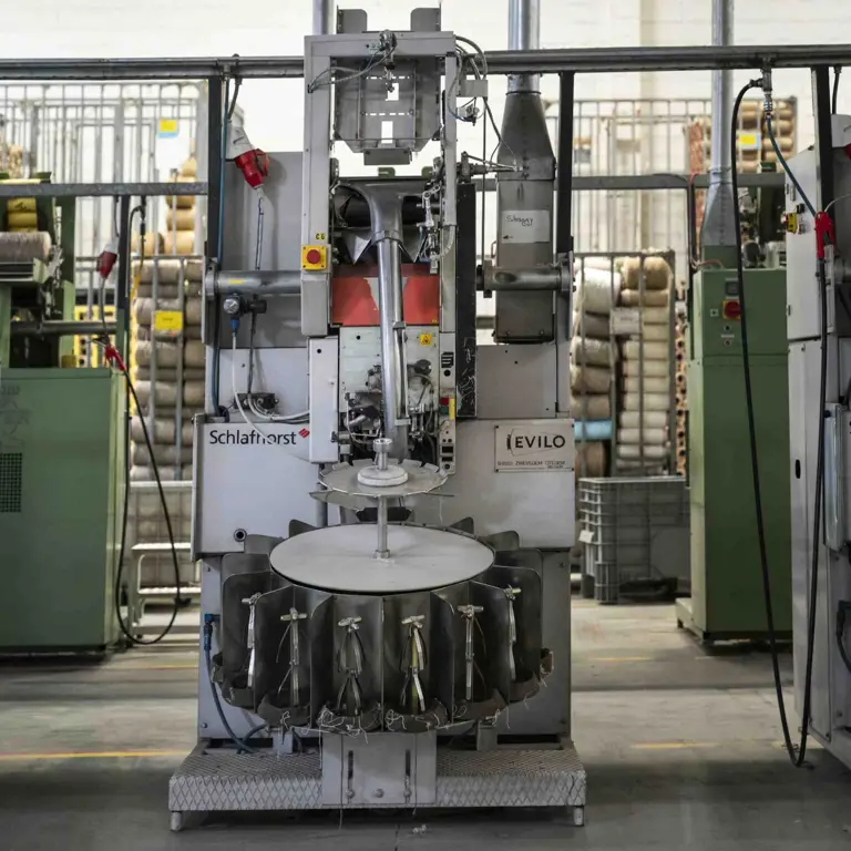 Single-Head Industrial Yarn Winding / Spooling Machine SCHLAFHORST RC10–R1–U/EW