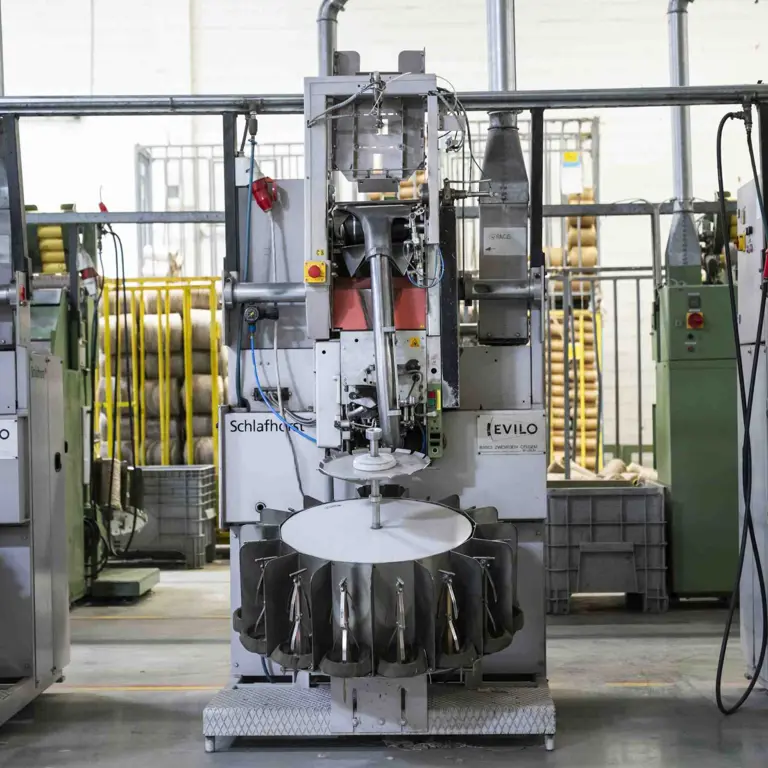 Single-Head Industrial Yarn Winding / Spooling Machine SCHLAFHORST RC10–R1–U/EW