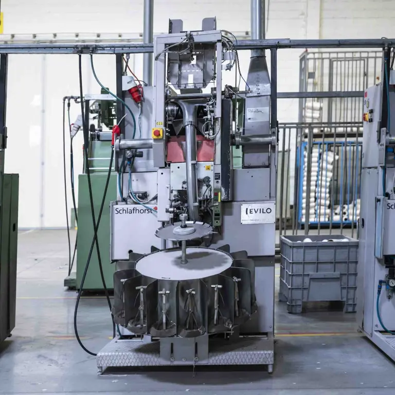 Single-Head Industrial Yarn Winding / Spooling Machine SCHLAFHORST RC10–R1–U/EW