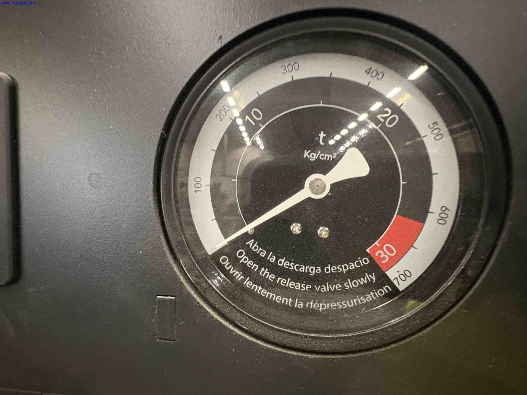 Hydraulic garage press Rodac RQPJR30 – foto 5 – kavel bij NetBid, Roterijstraat 205-8793 Waregem