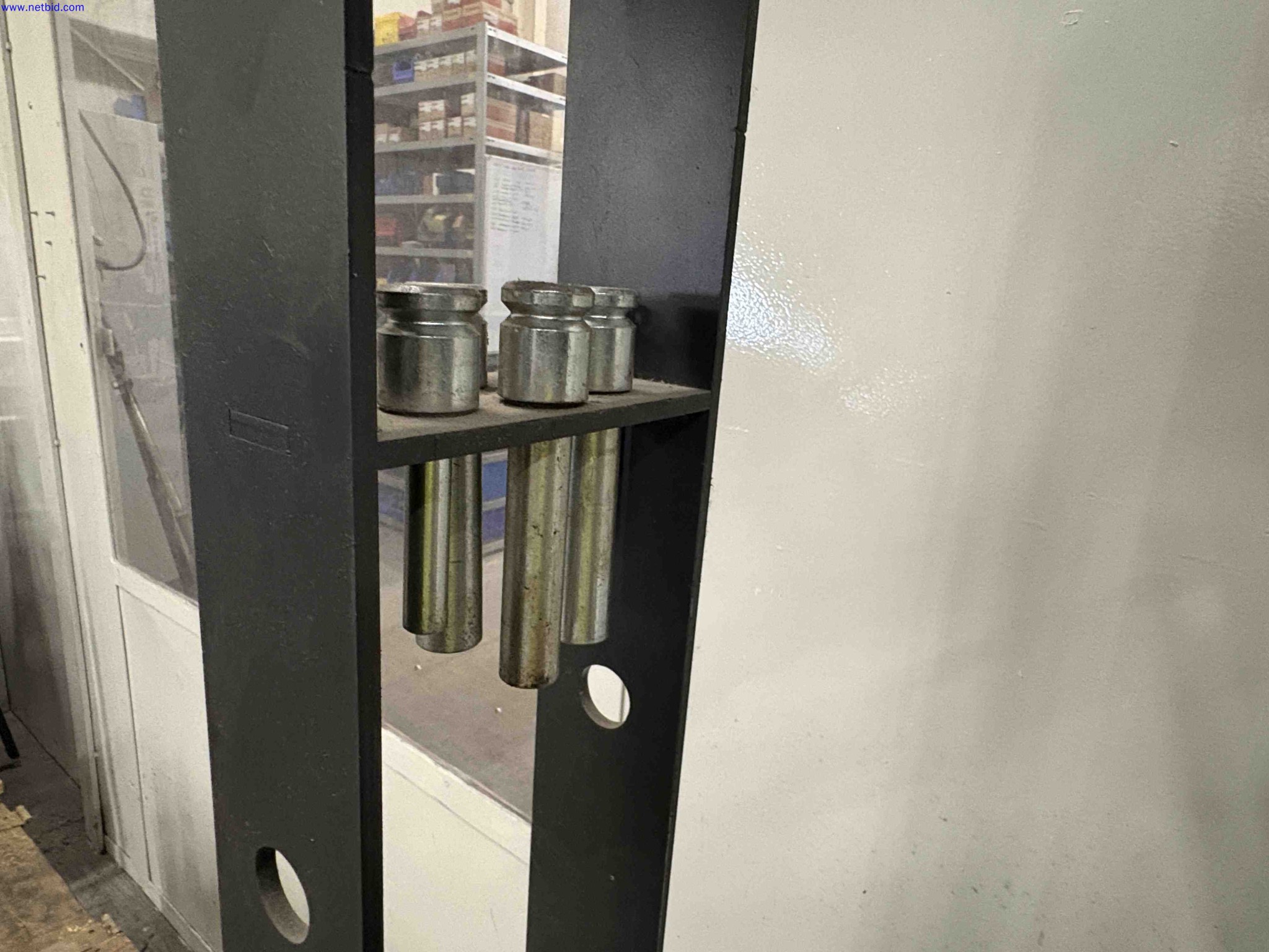 Hydraulic garage press Rodac RQPJR30 – foto 6 – kavel bij NetBid, Roterijstraat 205-8793 Waregem