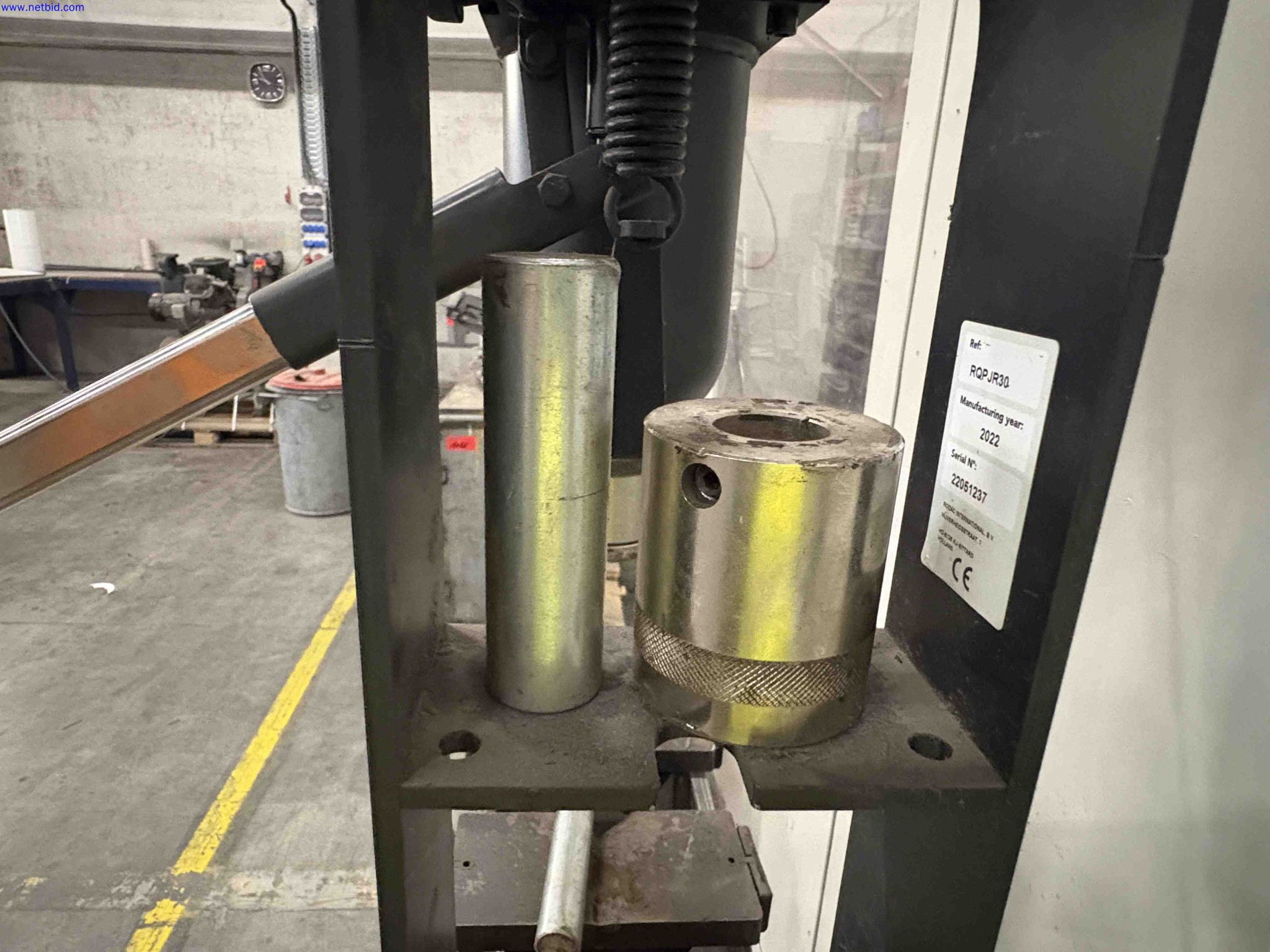 Hydraulic garage press Rodac RQPJR30 – foto 9 – kavel bij NetBid, Roterijstraat 205-8793 Waregem