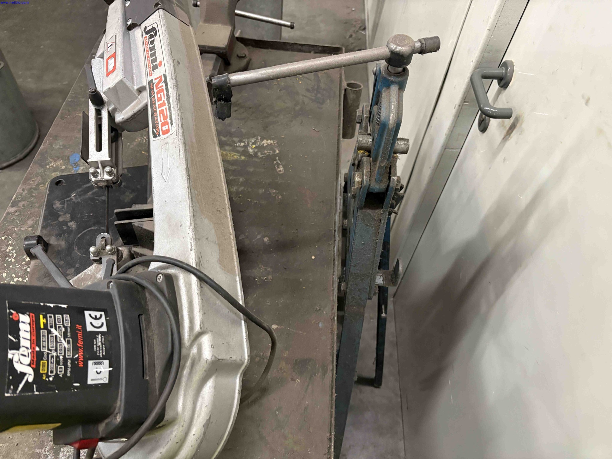Portable horizontal bandsaw with bench Femi NG120 – foto 8 – kavel bij NetBid, Roterijstraat 205-8793 Waregem