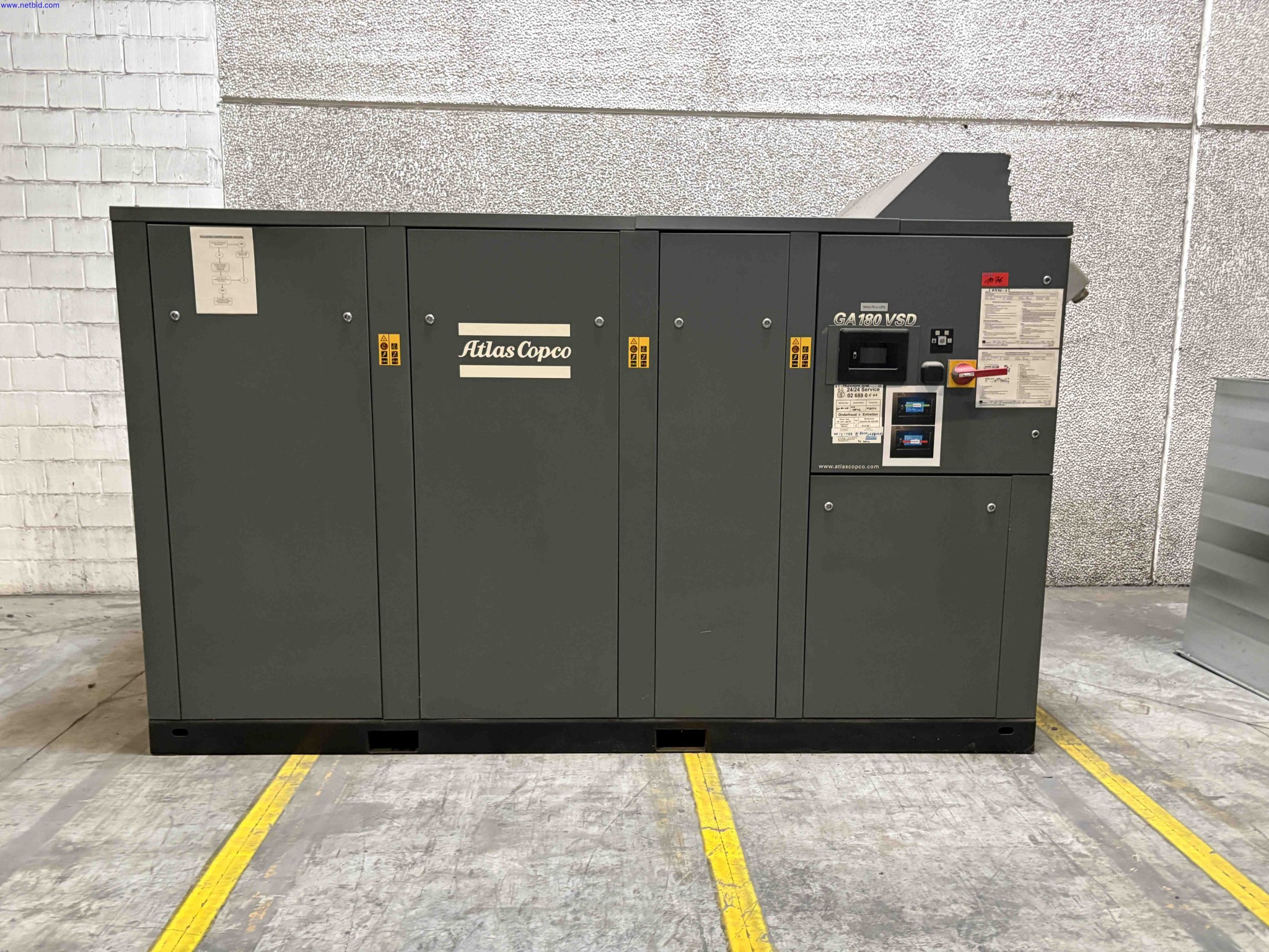 Industrial Air Compressor Atlas Copco GA 180 VSD – foto 2 – kavel bij NetBid, Roterijstraat 205-8793 Waregem