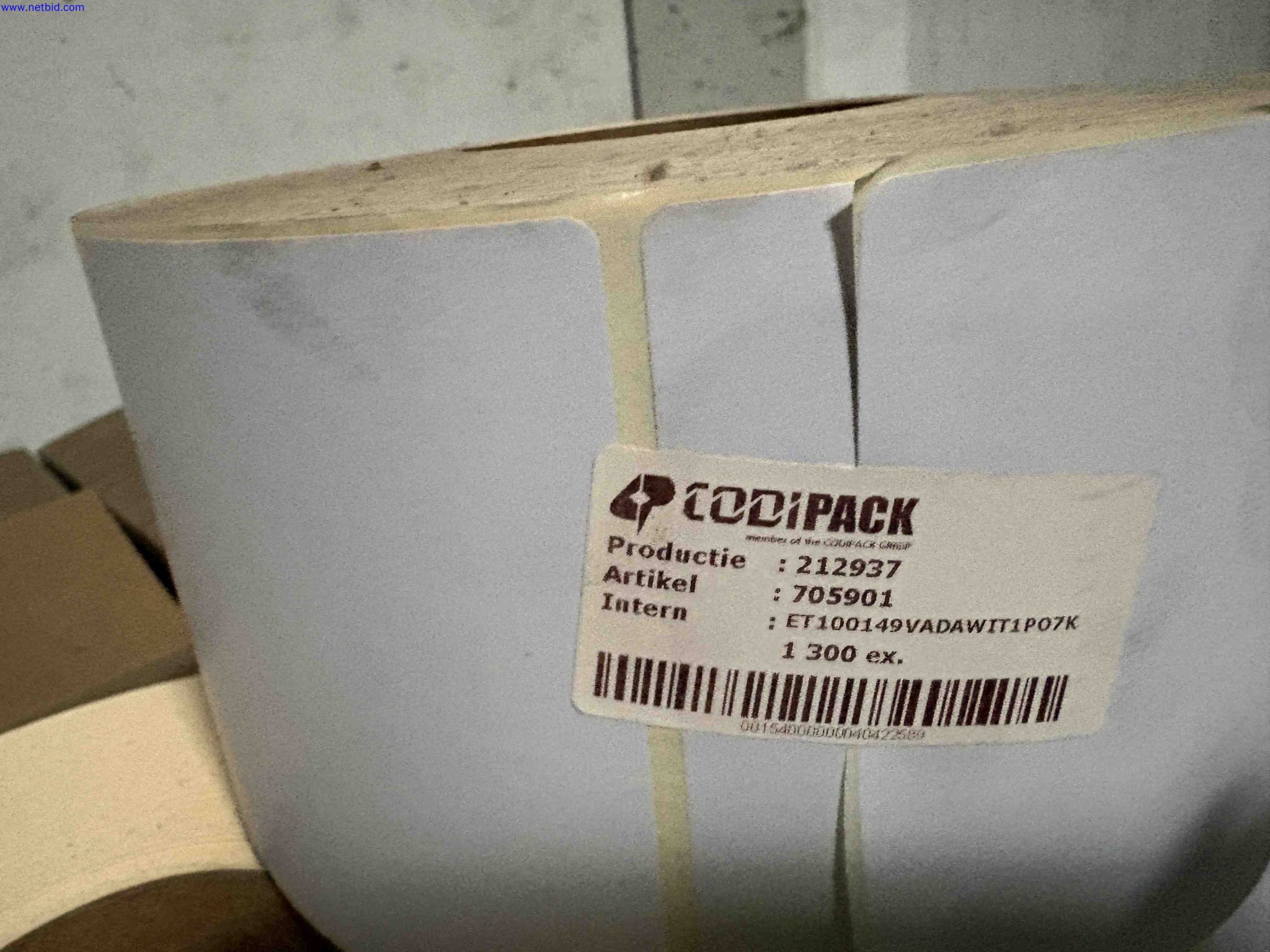1 Set Self-adhesive sticky white labels Codipack 212937 – foto 3 – kavel bij NetBid, Roterijstraat 205-8793 Waregem