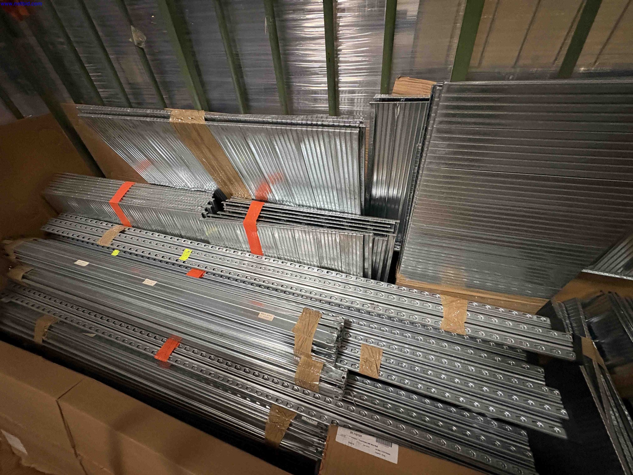 Galvanised modular/light-duty shelving – foto 3 – kavel bij NetBid, Roterijstraat 205-8793 Waregem