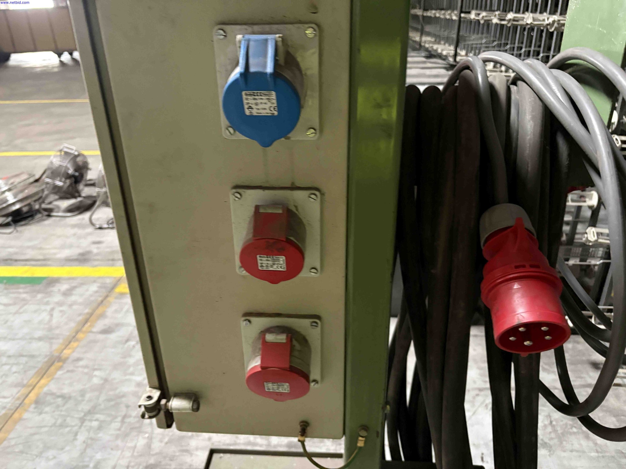 Industrial electrical mains distribution trolley Sarel 565 – foto 3 – kavel bij NetBid, Roterijstraat 205-8793 Waregem
