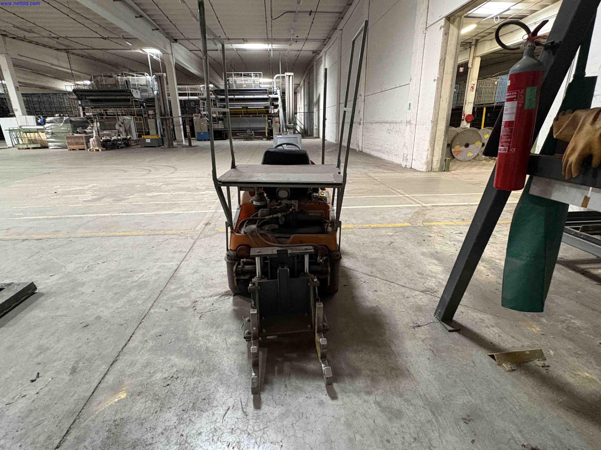 Battery electric tow tractor Still R06 – foto 15 – kavel bij NetBid, Roterijstraat 205-8793 Waregem