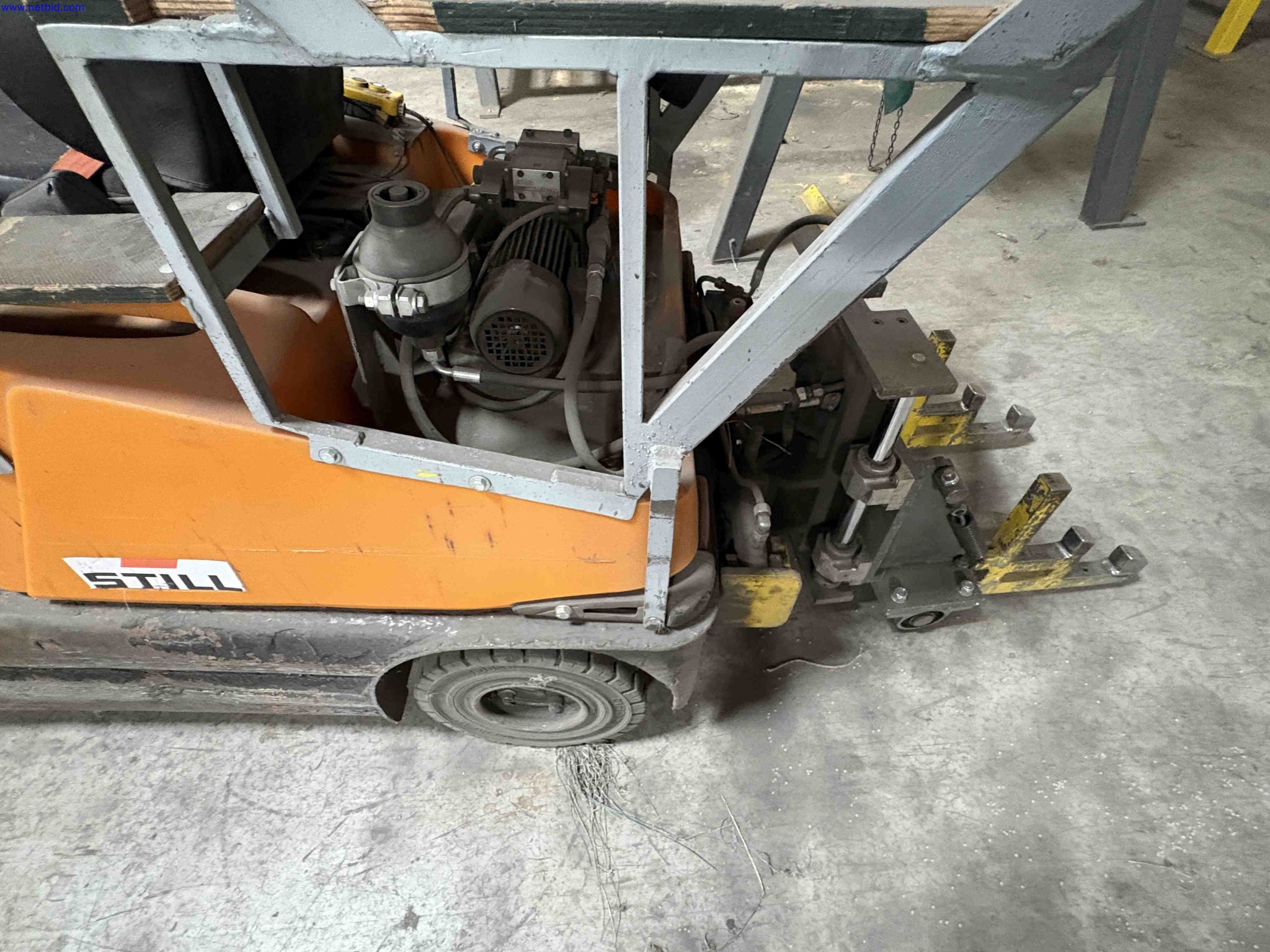 Battery electric tow tractor Still R06 – foto 17 – kavel bij NetBid, Roterijstraat 205-8793 Waregem