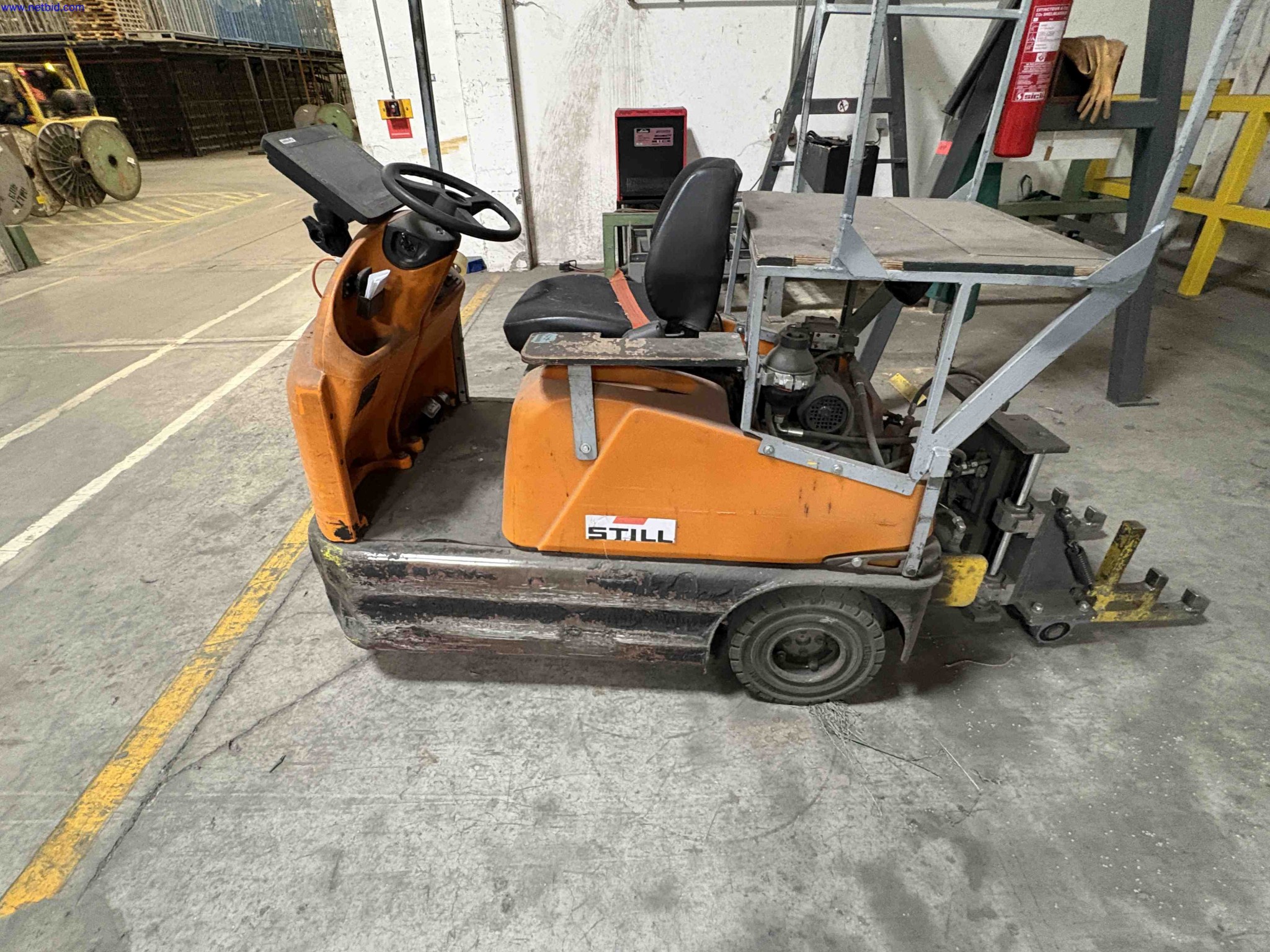 Battery electric tow tractor Still R06 – foto 18 – kavel bij NetBid, Roterijstraat 205-8793 Waregem