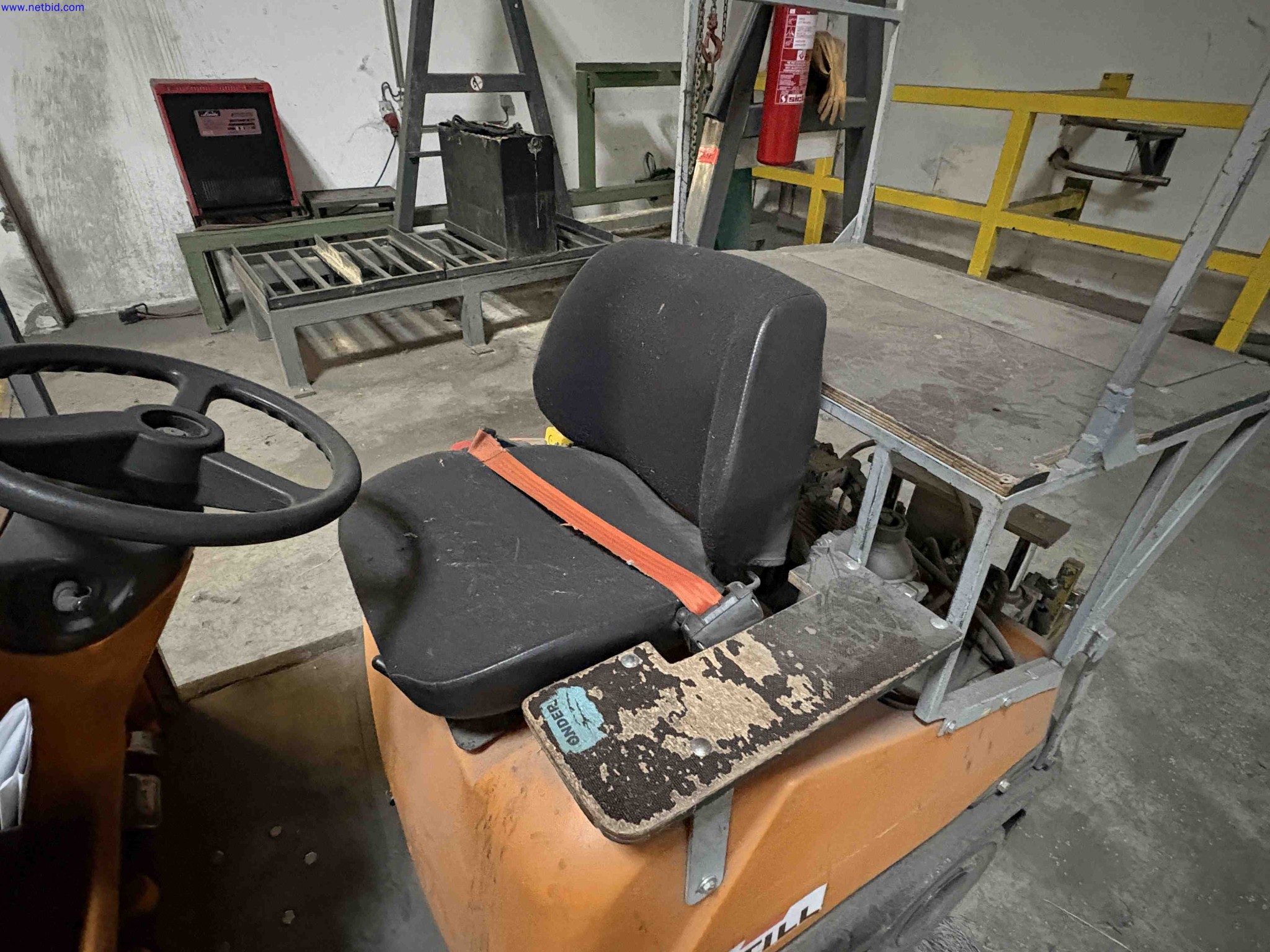 Battery electric tow tractor Still R06 – foto 6 – kavel bij NetBid, Roterijstraat 205-8793 Waregem